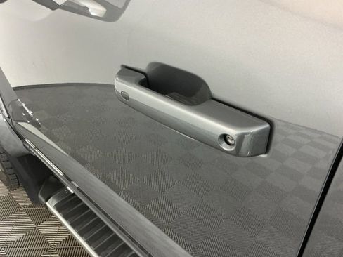 Used 2025 Ford F450 Lariat w/ FX4 Off-Road Package image 14