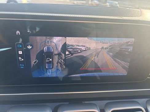 Used 2026 Mercedes-Benz GLS 450 4MATIC image 17