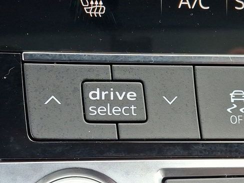 Used 2025 Audi Q7 3.0T Premium Plus image 28