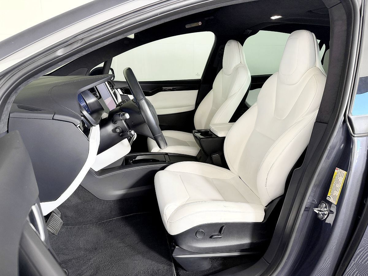 Used 2018 Tesla Model X 75D AWD/4WD image 33