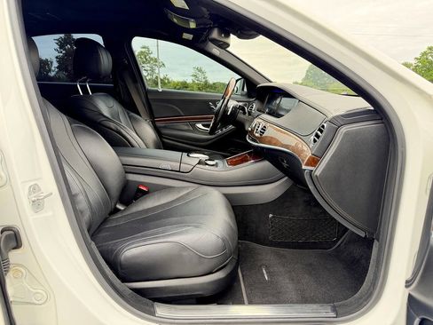 Used 2016 Mercedes-Benz S 550 Sedan image 2