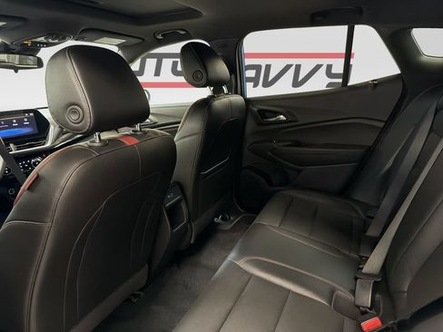 Used 2025 Chevrolet Trax RS w/ Sunroof Package FWD image 16