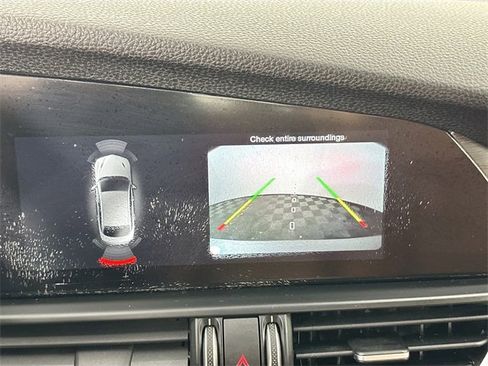 Used 2017 Alfa Romeo Giulia Ti image 13