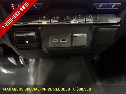 Certified 2021 Chevrolet Silverado 1500 LT AWD/4WD image 19