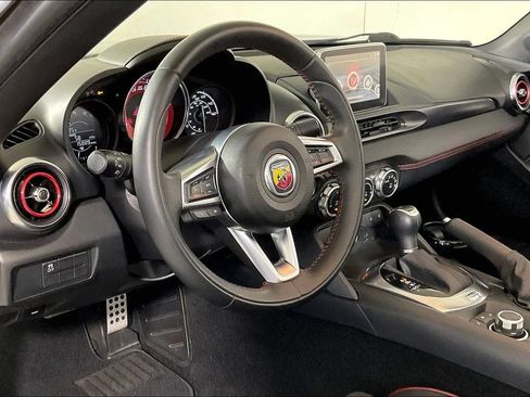 Used 2019 FIAT 124 Spider Abarth RWD image 14