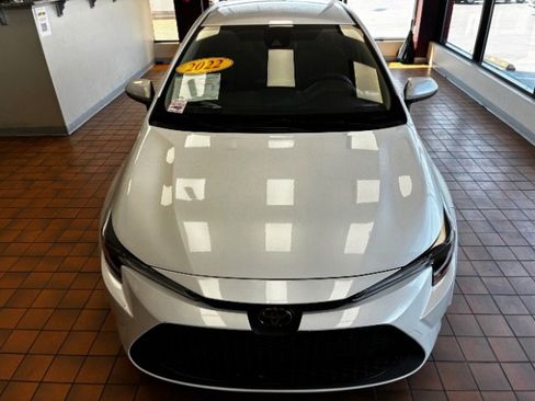 Used 2022 Toyota Corolla LE FWD image 6