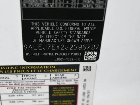 Used 2025 Land Rover Defender 110 S AWD/4WD image 19