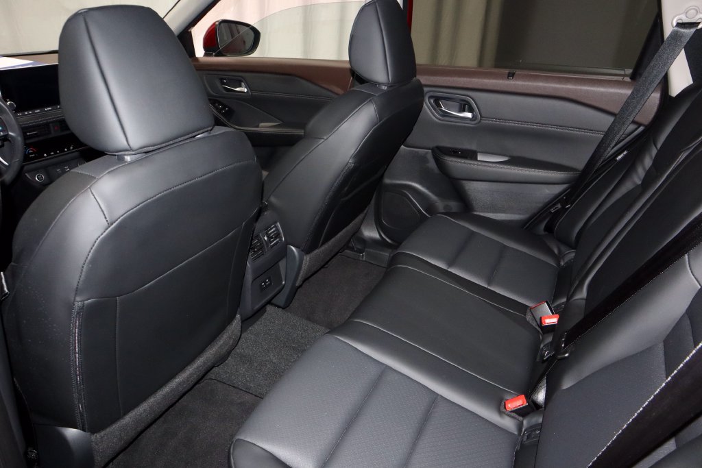 Certified 2023 Nissan Rogue SV w/ SV Premium B Package AWD/4WD image 21