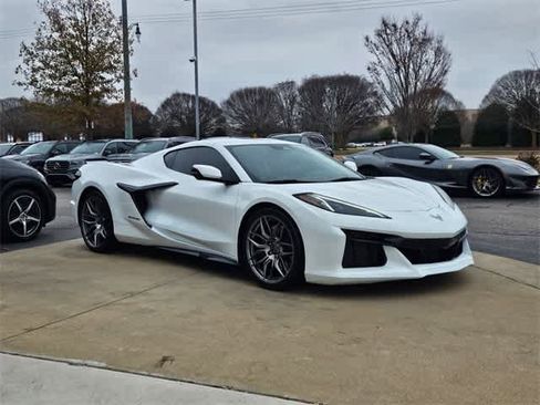 Used 2024 Chevrolet Corvette Z06 w/ Chrome Exterior Badge Package image 3