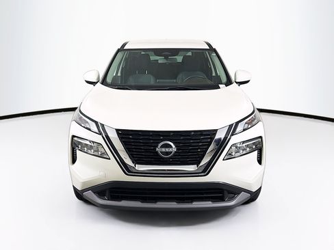 Used 2023 Nissan Rogue SV FWD image 2