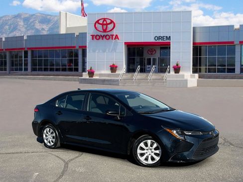 Used 2024 Toyota Corolla LE FWD image 1