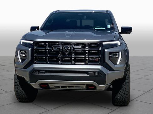 Used 2025 GMC Canyon AT4 w/ Technology Plus Package AWD/4WD image 4