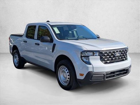 New 2025 Ford Maverick XL image 7