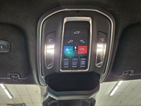 Used 2024 Jeep Wagoneer Launch Edition image 24