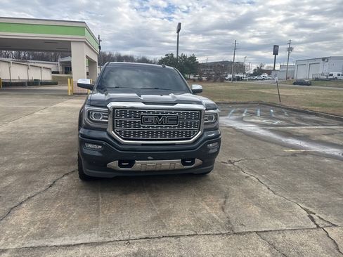 Used 2018 GMC Sierra 1500 Denali w/ Denali Ultimate Package image 3