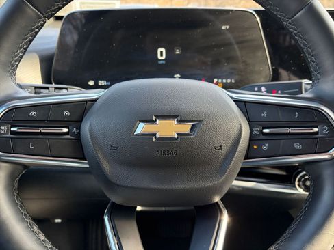 Used 2025 Chevrolet Equinox LT image 27