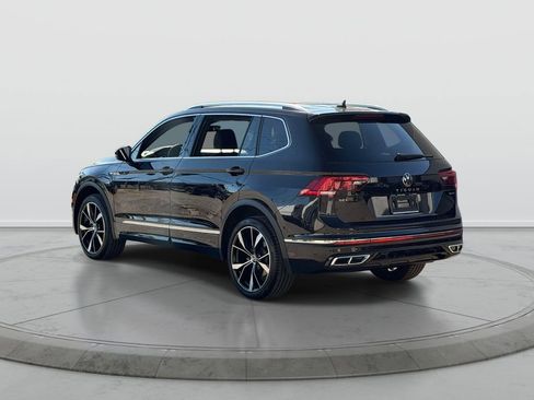 Used 2023 Volkswagen Tiguan SEL R-Line image 6