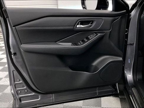 New 2026 Nissan Rogue SV FWD image 32