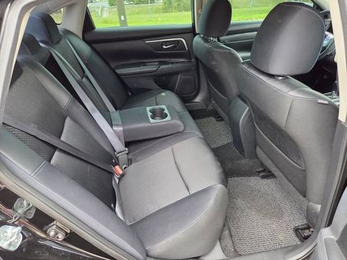 Used 2016 Nissan Altima 2.5 SR w/ LED Appearance Package FWD image 13