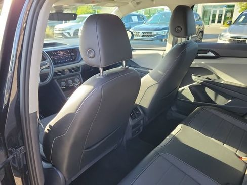 Certified 2023 Volkswagen Taos SE FWD image 9