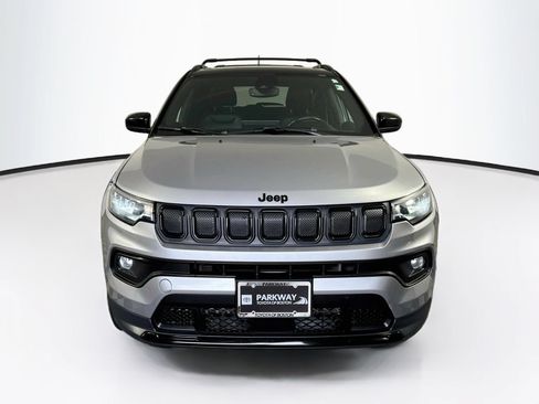 Used 2022 Jeep Compass Latitude w/ Sun and Sound Group AWD/4WD image 2