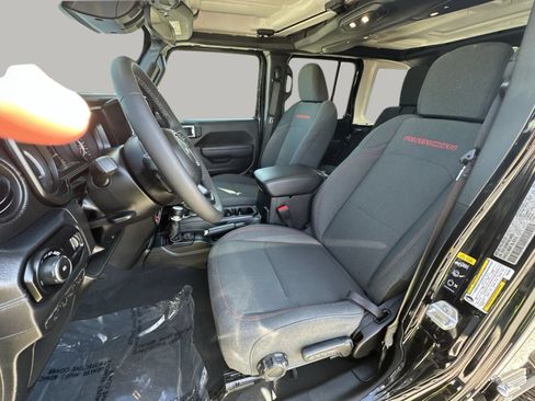Used 2026 Jeep Wrangler Unlimited Rubicon AWD/4WD image 13