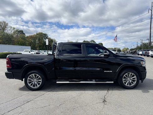 Used 2022 RAM 1500 Laramie w/ Sport Appearance Package image 7