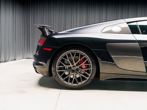 Used 2018 Audi R8 V10 image 2