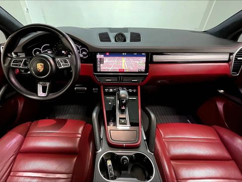 Used 2019 Porsche Cayenne Turbo AWD/4WD image 2