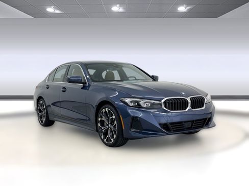 Certified 2025 BMW 330i Sedan RWD image 7