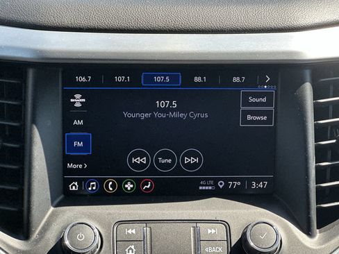 Used 2023 GMC Acadia SLE FWD image 26
