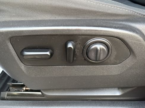 Used 2019 Chevrolet Silverado 1500 LT w/ All-Star Edition image 21