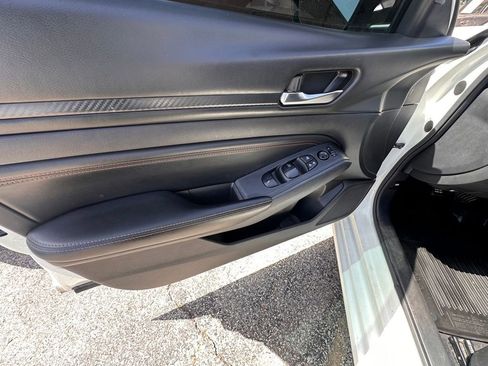 Used 2020 Nissan Altima 2.5 SR w/ Premium Package FWD image 12