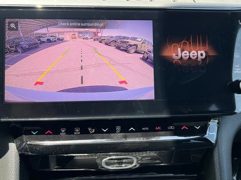 New 2026 Jeep Grand Cherokee L 4WD image 25