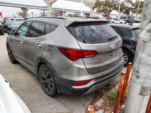 Used 2017 Hyundai Santa Fe Sport image 9