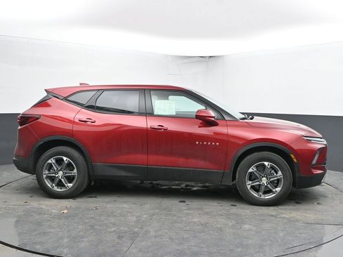 Used 2025 Chevrolet Blazer LT image 12
