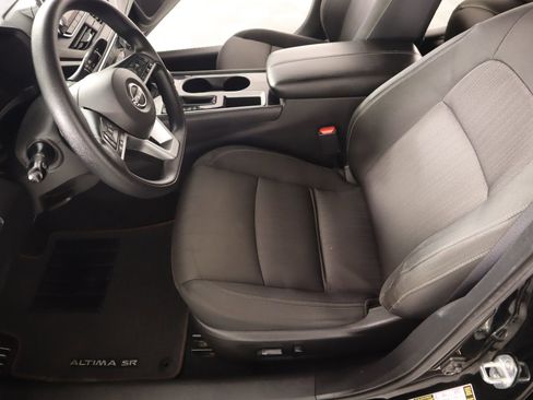 Used 2024 Nissan Altima 2.5 SV image 10