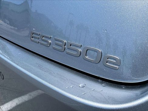 New 2026 Lexus ES 350e w/ Convenience Package FWD image 8