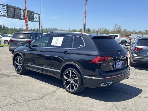 Certified 2024 Volkswagen Tiguan SEL R-Line AWD/4WD image 3