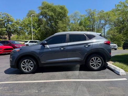 Used 2016 Hyundai Tucson SE w/ Option Group 02 AWD/4WD image 2