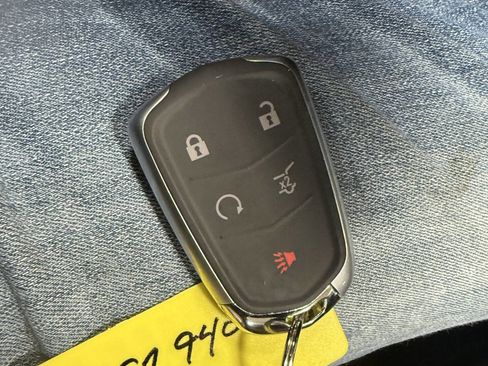 Used 2015 Cadillac SRX Luxury image 17