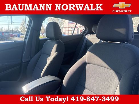 Used 2017 Chevrolet Cruze LT image 22