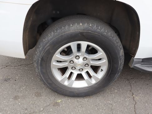 Used 2019 Chevrolet Tahoe LT image 43