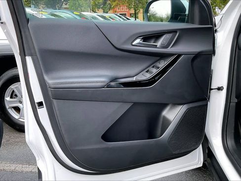 Certified 2025 Chevrolet Equinox LT w/ Safety and Technology Package image 22