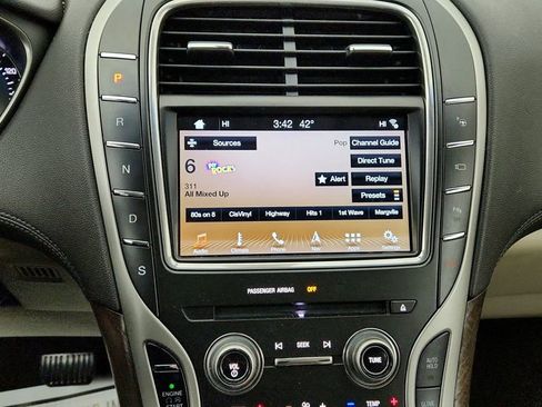 Used 2016 Lincoln MKX Reserve w/ Technology Package image 19