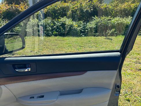 Used 2014 Subaru Outback 2.5i Limited image 26