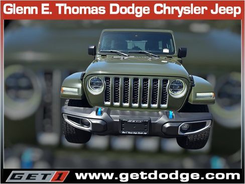 Used 2022 Jeep Wrangler Unlimited Sahara w/ Cold Weather Group AWD/4WD image 2