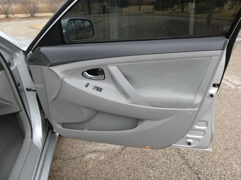 Used 2011 Toyota Camry LE w/ LE Extra-Value Pkg FWD image 23