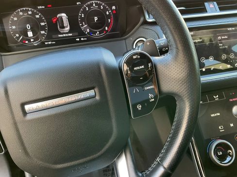 Used 2019 Land Rover Range Rover Velar S AWD/4WD image 28