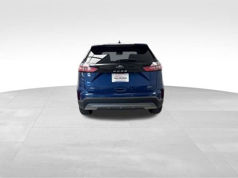 Used 2022 Ford Edge SEL w/ Convenience Package image 4